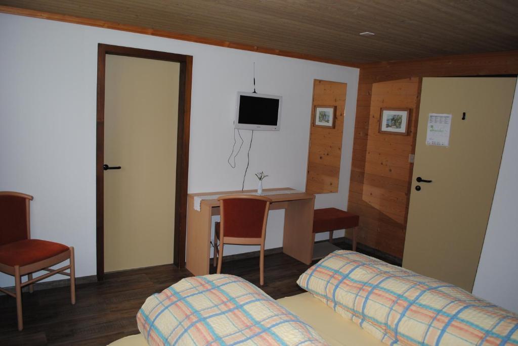 Hotel Des Alpes Kandersteg Oda fotoğraf