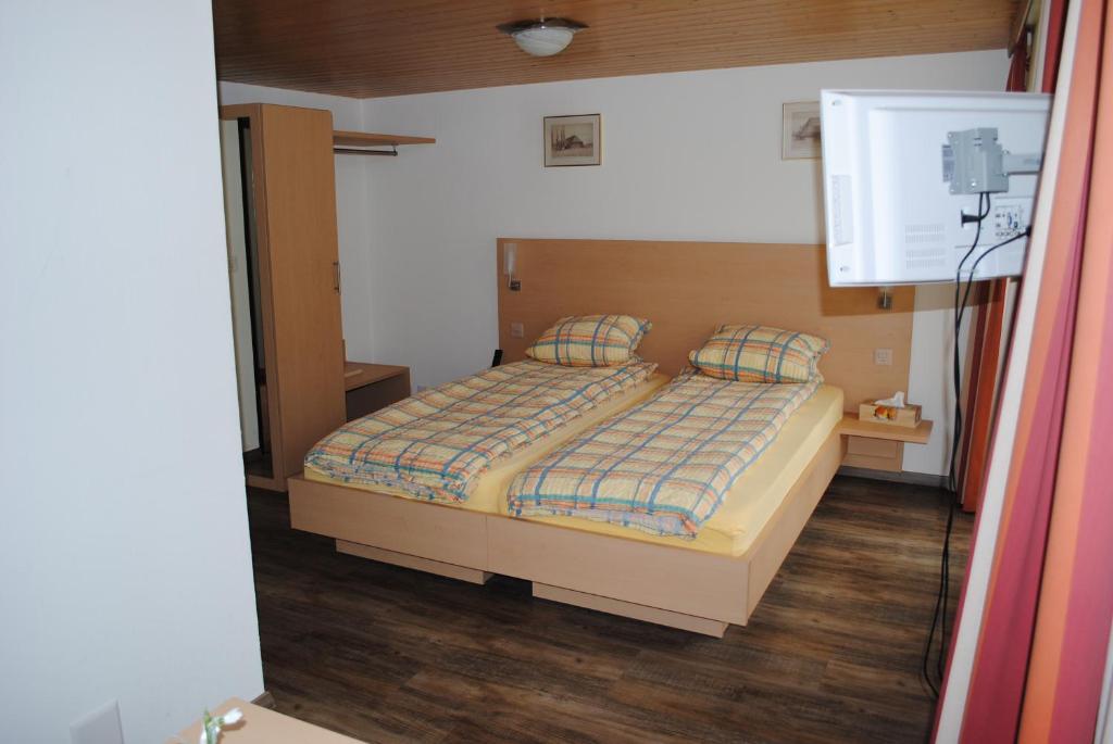 Hotel Des Alpes Kandersteg Oda fotoğraf